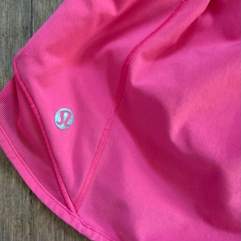 Lululemon Hotty Hot High Rise Lined Short 2.5” - Picture 3 of 3
